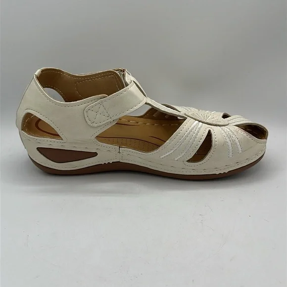 Shibever cream and tan closed toe wedge sandals, size 38 (7) - Picture 2 of 7